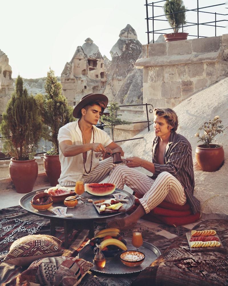 Artemis Cave Suites & Spa- Adults Only Göreme Ngoại thất bức ảnh